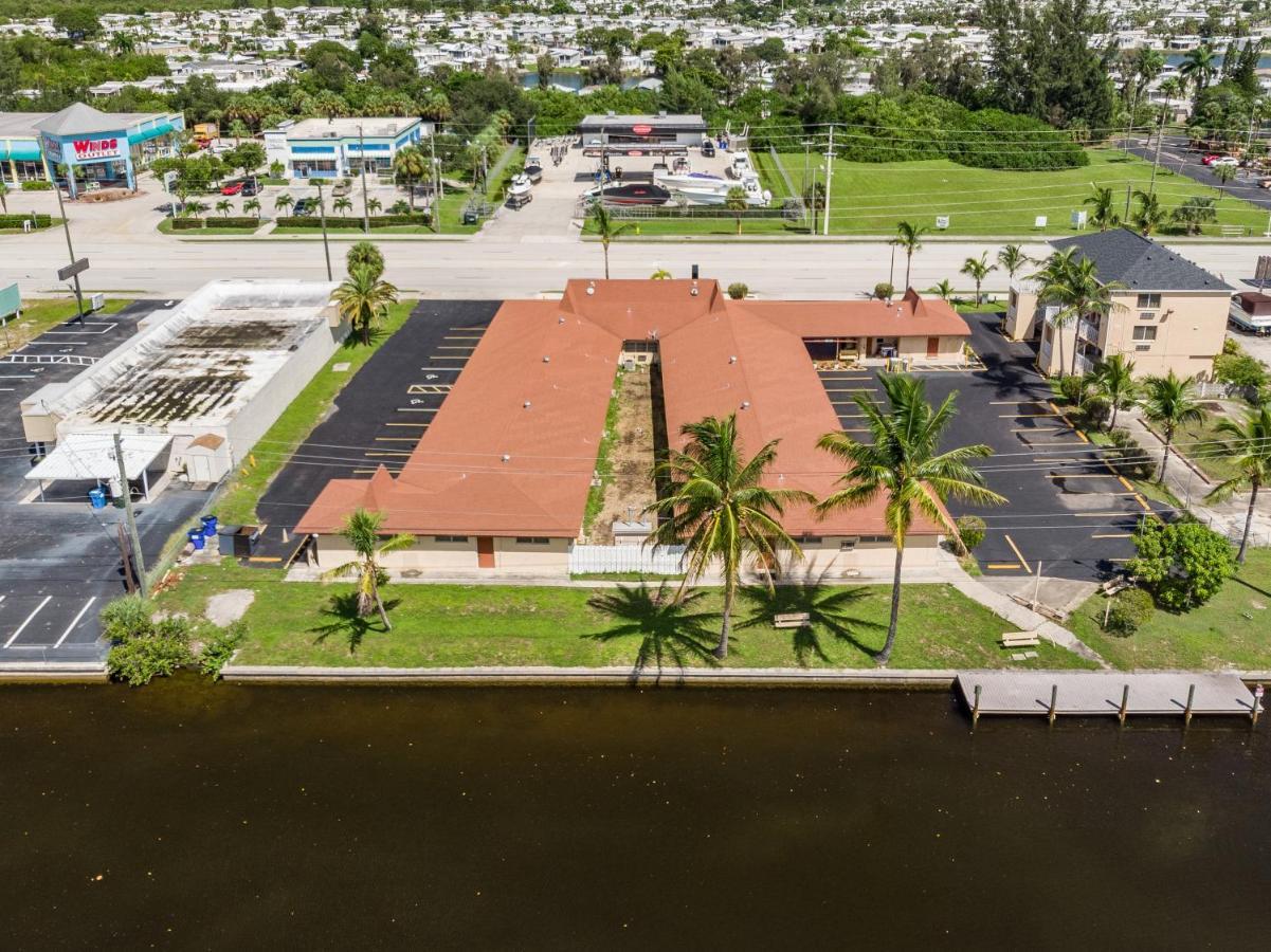 Tahitian Inn Fort Myers Beach Exterior photo