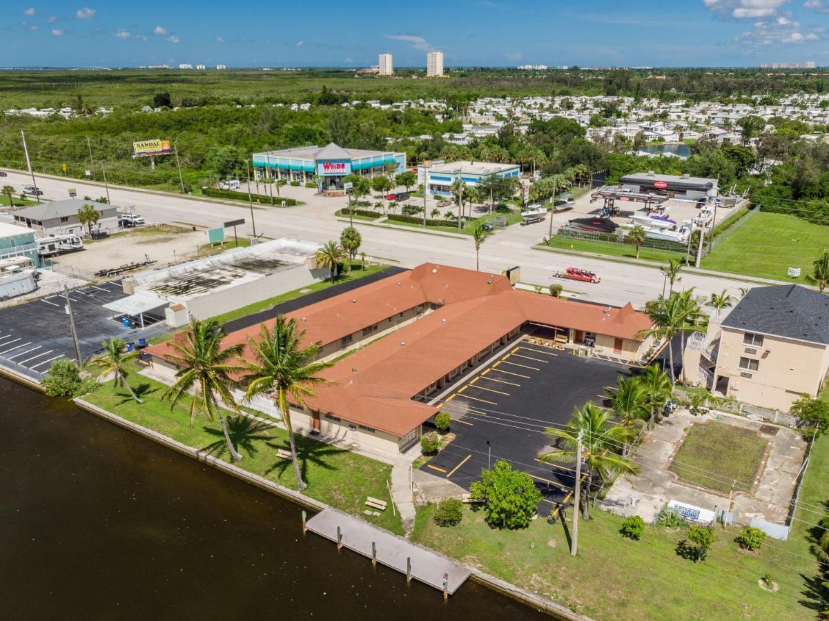 Tahitian Inn Fort Myers Beach Exterior photo