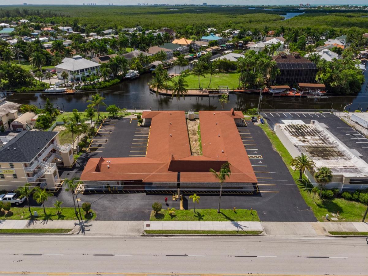 Tahitian Inn Fort Myers Beach Exterior photo