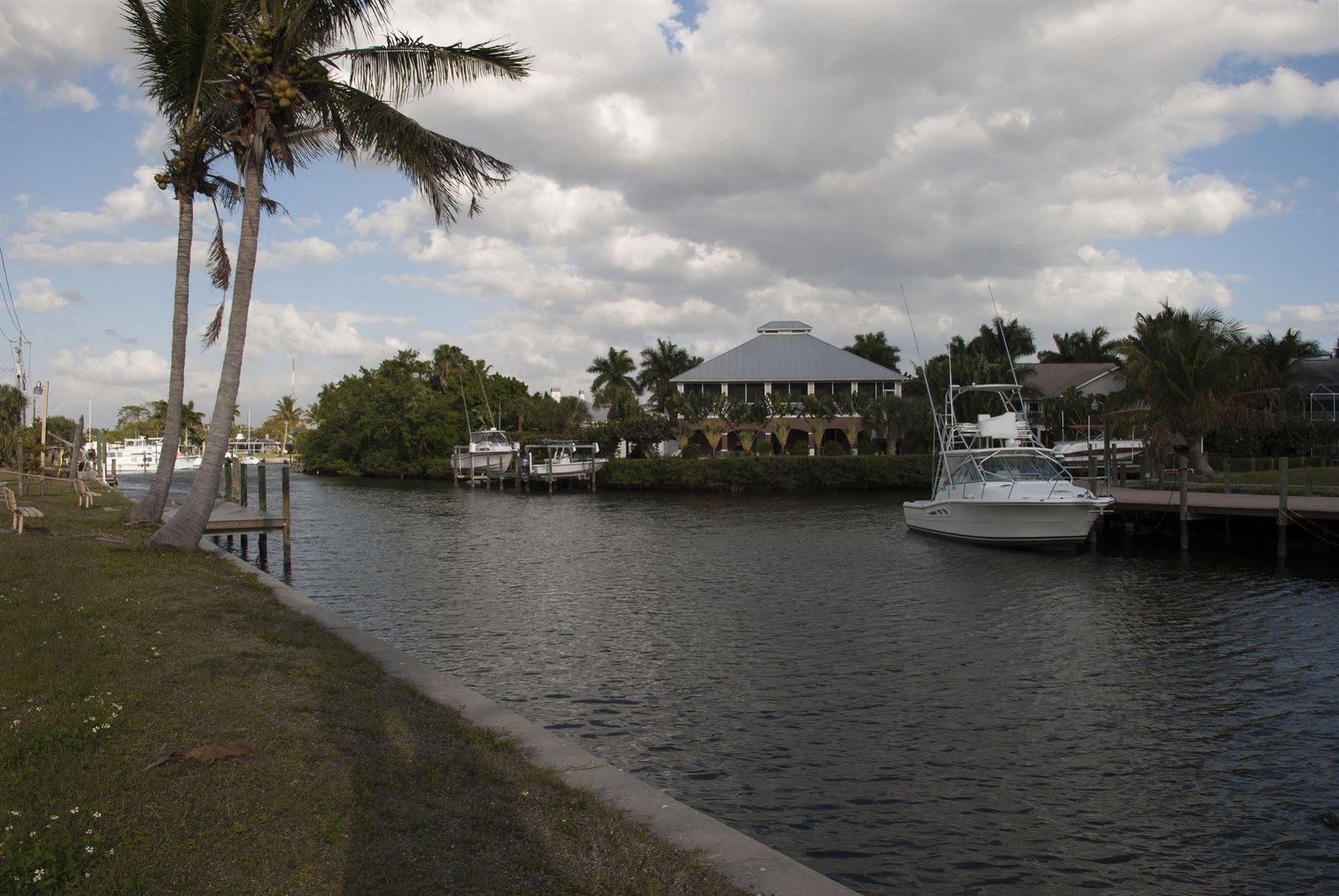 Tahitian Inn Fort Myers Beach Exterior photo